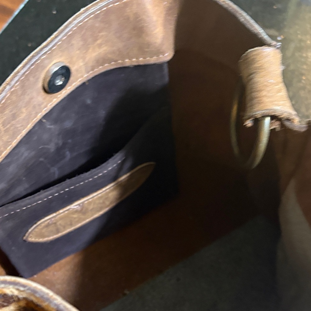 Leopard Pattern Shoulder Bag with Brown Accents - image 3